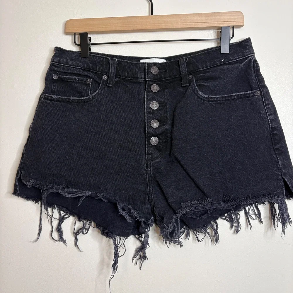 Abercrombie Fitch High Rise Mom Shorts Black Denim Button Fly Frayed Hem Size 30